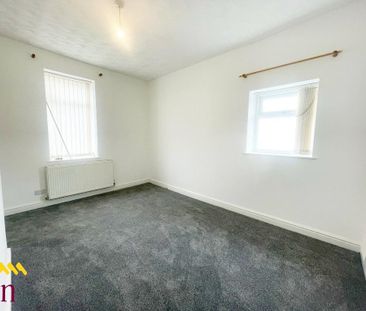 2 bedroom end of terrace house to rent - Photo 5