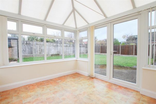 2 bedroom bungalow to rent - Photo 1