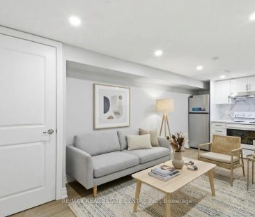 35 Regatta Crescent #Basement - Photo 2