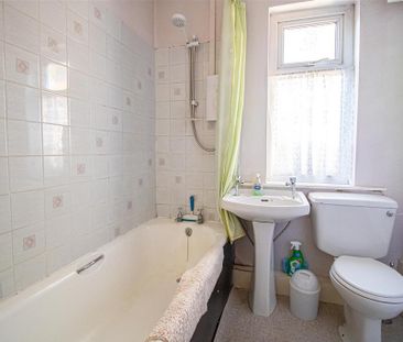 3 bedroom end of terrace house to rent - Photo 6