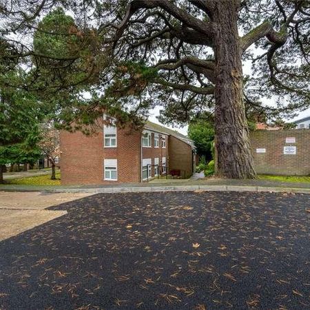 Burhill Grove, Pinner, HA5 - Photo 4