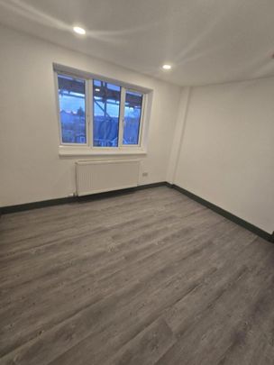 4 bedroom semi-detached house to rent - Photo 1