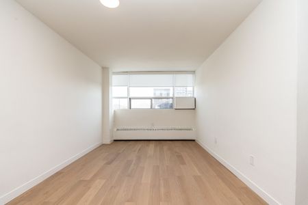 730 St Clarens Avenue - Photo 4
