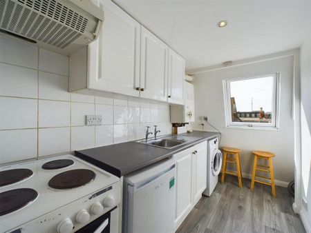 2 bedroom flat to rent - Photo 3