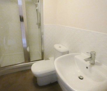 The Poplars, Lytham - Photo 4