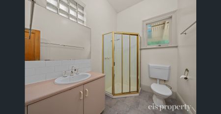 Gorgeous Cottage - Ideal Location - Photo 5