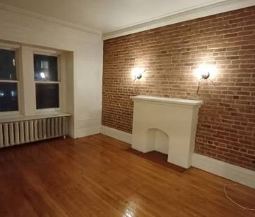 Downtown 1 bedroom, Heat,Hot water Fridge,Stove incl (Metro Atwater, M - Photo 2