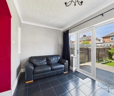 3 bedroom semi-detached house to rent - Photo 2