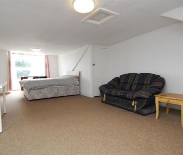 4 bedroom flat to rent - Photo 6