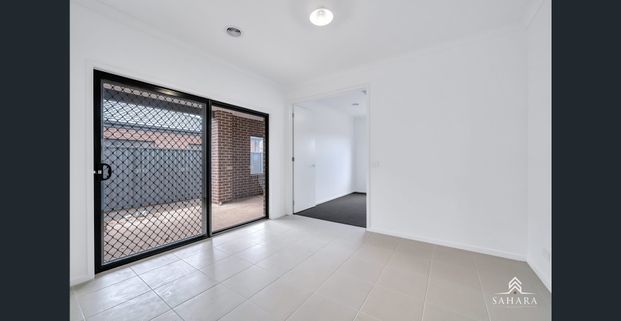 Spacious and waiting for you to call Home - Photo 1