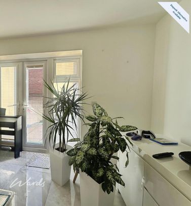 4 bedroom semi-detached house to rent - Photo 1