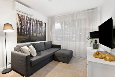 Stylish, Updated Unit in Prime Kingsville Location - Photo 3