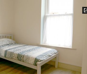 Room in shared apartment for rent in Inns Quay, Dublin - Photo 4