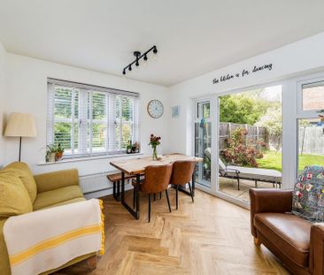 4 bedroom detached house to rent - Photo 3