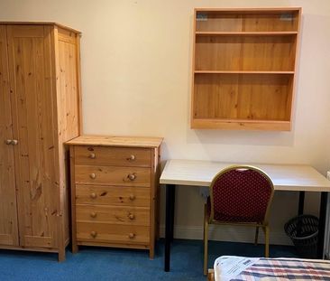 Room in a Shared Flat, Brook Drive, S3 - Photo 5