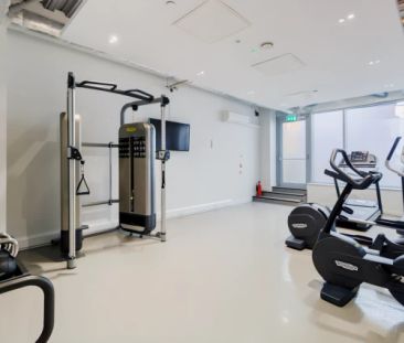 Room in a Two Bed Shared Apartment - Photo 1