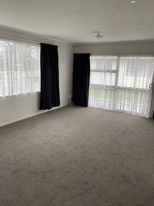 EXCELLENT LOCATION !! - Photo 1