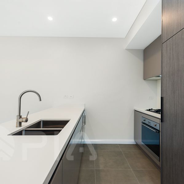 Modern 1-Bedroom Apartment with Exceptional Amenities - Photo 1