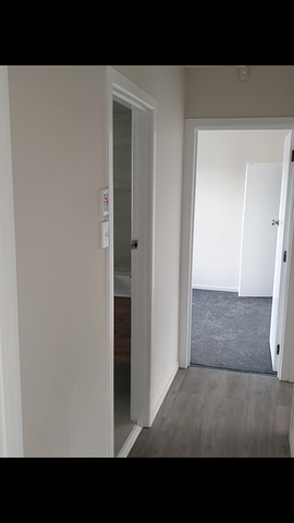 3 Bedroom in the heart of One Tree Hill + Parking - Photo 3