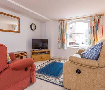 2 bedroom townhouse to rent - Photo 3