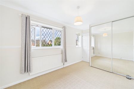 2 bedroom House in Calshot Place, Reading - Photo 3