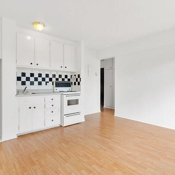3465 Hutchison Street, Montréal, QC - Photo 1
