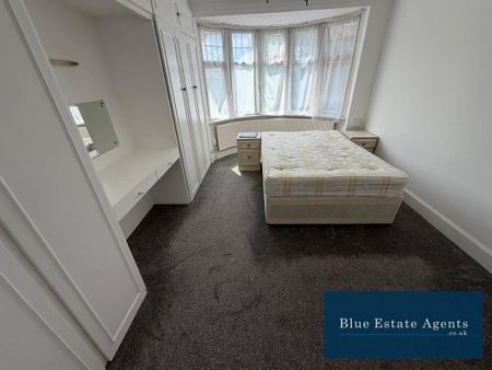 3 bedroom semi-detached house to rent - Photo 2
