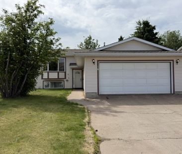700-019 - FARAH RESIDENCE - 10611 114th Avenue - 1 - Photo 1