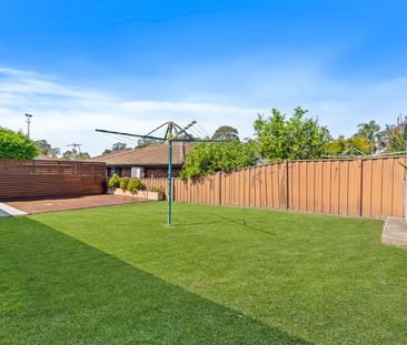 Three Bedroom Home in a great location - Photo 4