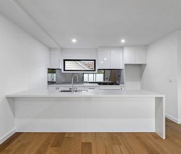 Brand New Townhouse in Prime Ringwood Location - Photo 6