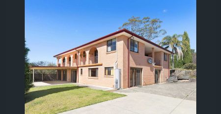 5 Bedroom for rent In Dural(uper level only) - Photo 3