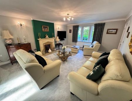 4 Bedroom Detached To Let - Photo 3