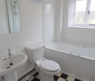 2 bedroom end of terrace house to rent - Photo 6