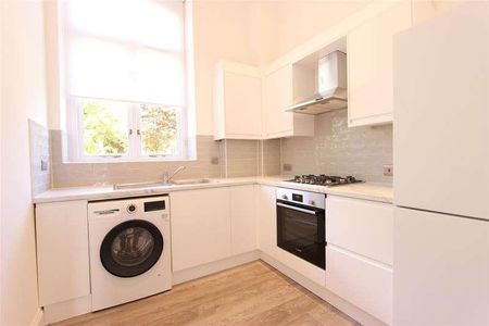 Penrose House, Newsholme Drive, N21 - Photo 4