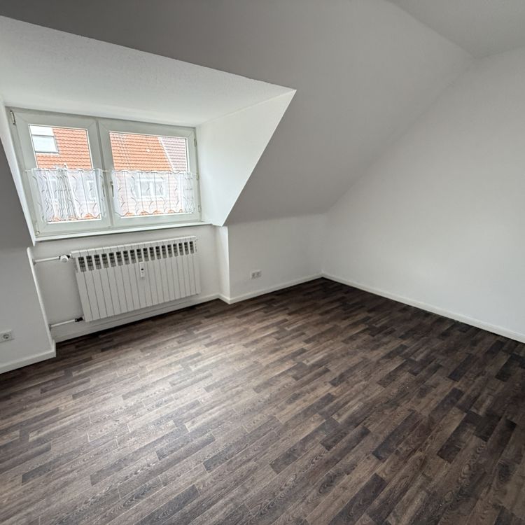 Frisch renovierte 3-Zimmer-Dachgeschosswohnung in ruhiger Lage von Gelsenkirchen-Erle | ca. 67 m² - Photo 1