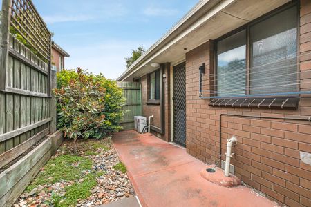 4/127 Rachelle Road, Keilor East VIC 3033 - Photo 2