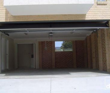 Perfectly Positioned Townhouse - Photo 4