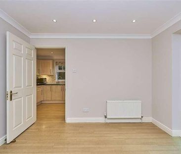 Saint Andrews Gardens, Cobham, Surrey, KT11 - Photo 5