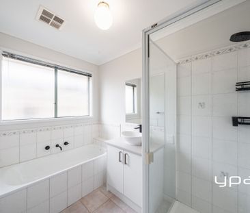 Perfect Family Living in a Prime Sunbury Location - Photo 4