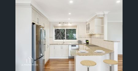 Large home with ocean views - Photo 3