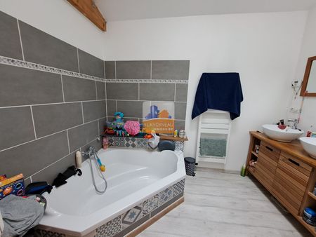Location Maison 4 pièces 121m² - Photo 5