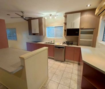 2 Tanganelli Close, Kanimbla QLD 4870 - House For Rent | Domain - Photo 4