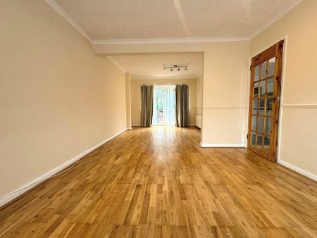 4 bedroom terraced house to rent - Photo 2