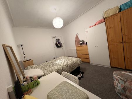 3 bedroom flat share to rent - Photo 3