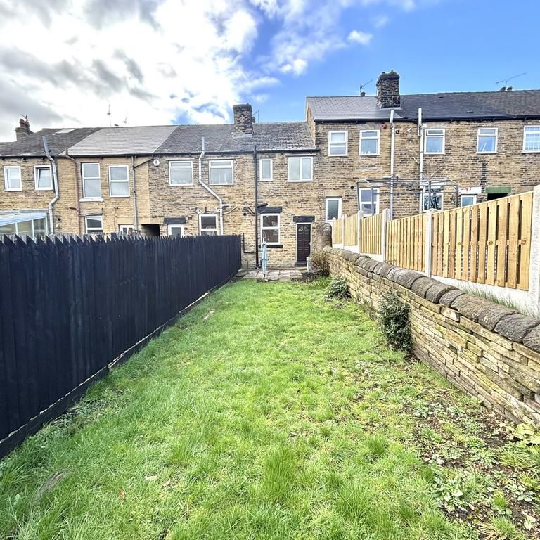 2 bedroom terraced house to rent - Photo 1