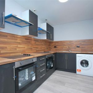 1 bedroom house of multiple occupation to rent - Photo 2