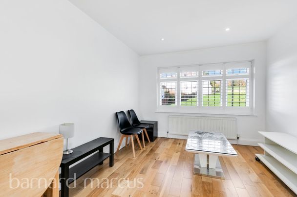 Crescent Way, LONDON - Photo 1