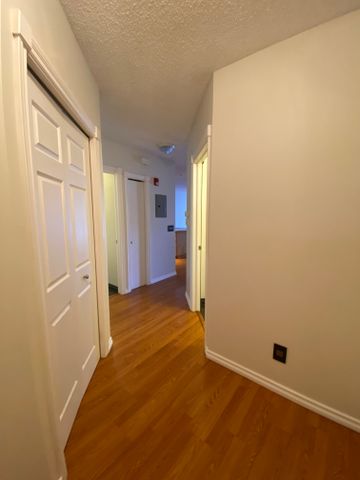 Cozy 2-Bedroom Condo with Underground Parking in Victoria Park - Photo 4