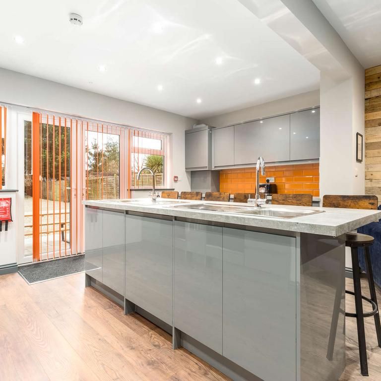 1 bedroom in a house share to rent - Photo 1