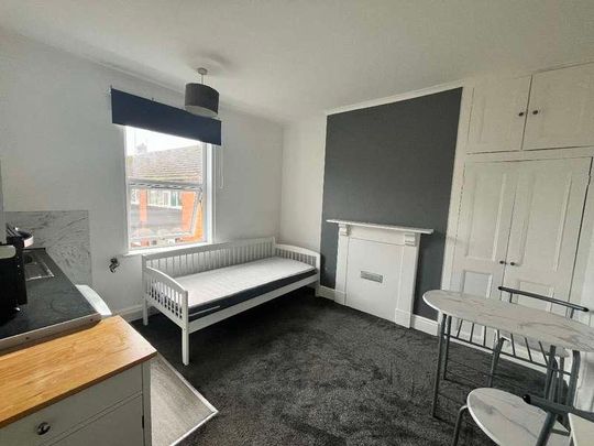 Alphington Road, Exeter, EX2 - Photo 1